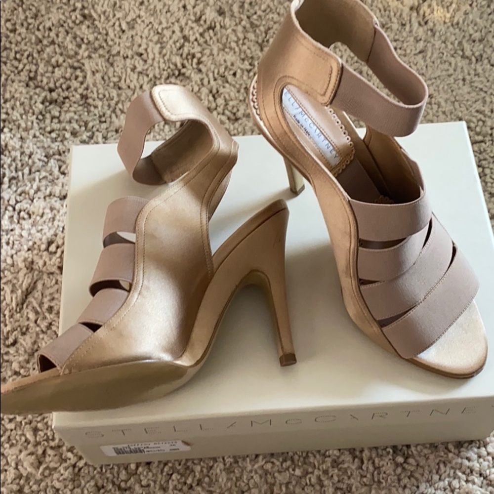 Stella McCartney “Tess” Sandal. Size 6.